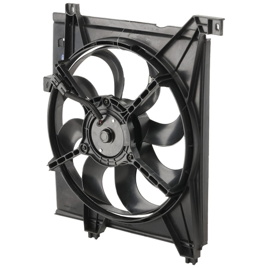 Вентилятор радиатора — лопасть вентилятора со стороны водителя, двигатель и кожух