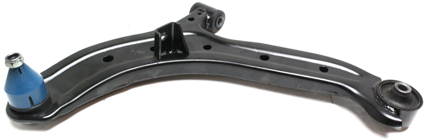 Передний, со стороны водителя, нижний рычаг подвески с шаровым шарниром в сборе