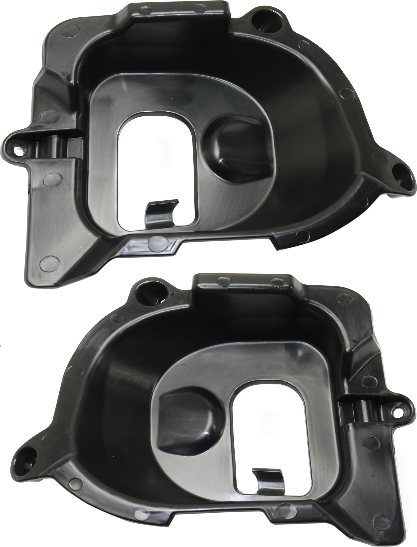 Передние, со стороны водителя и пассажира, нижние накладки бампера, грунтованные