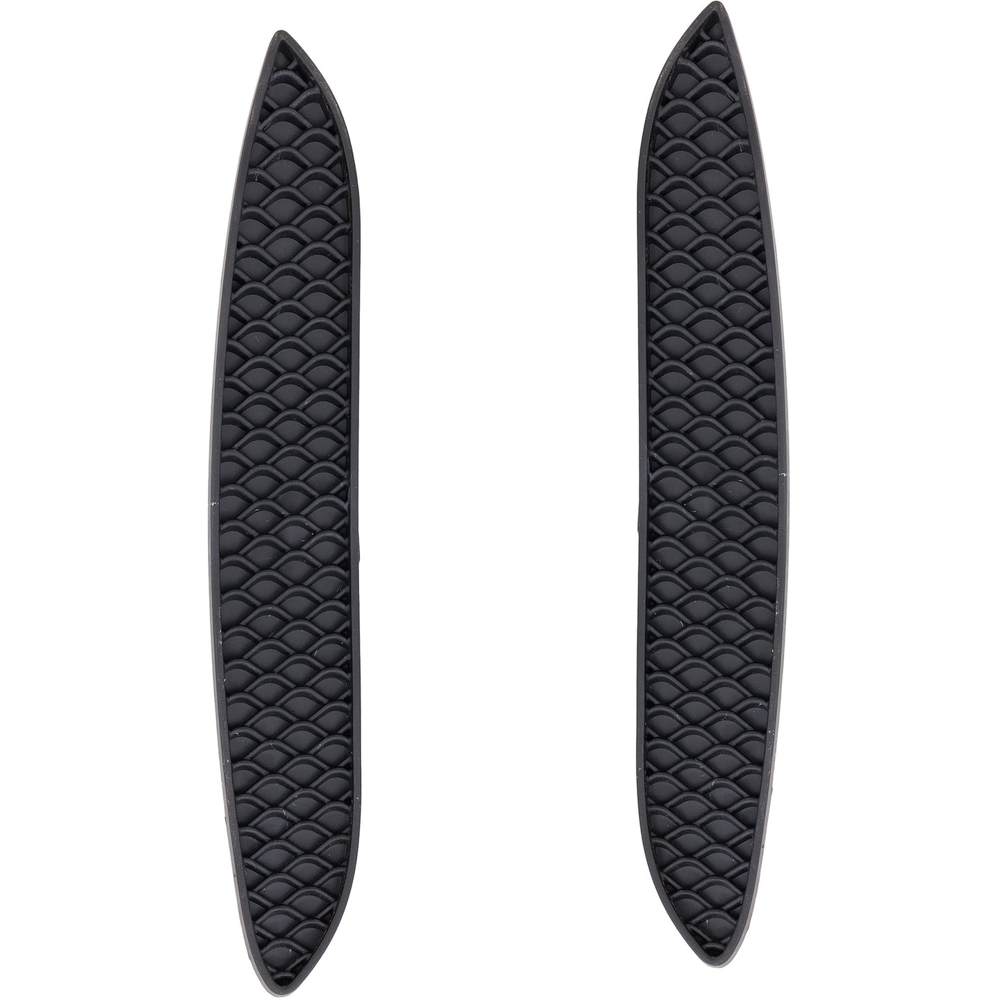 Внутренняя решетка бампера сзади, со стороны водителя и пассажира, текстурированная черная