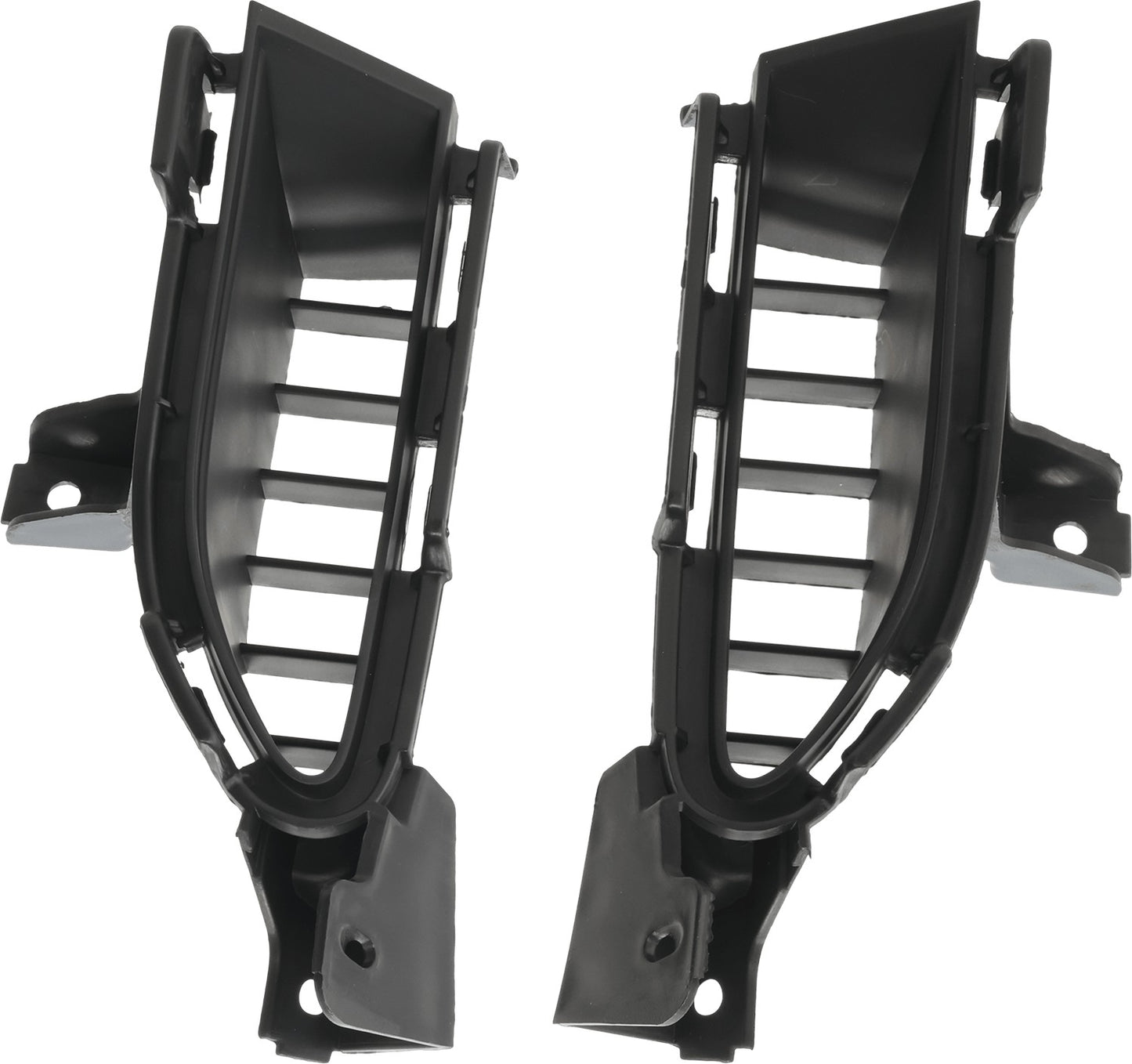 Решетки бампера спереди, со стороны водителя и пассажира, грунтованные