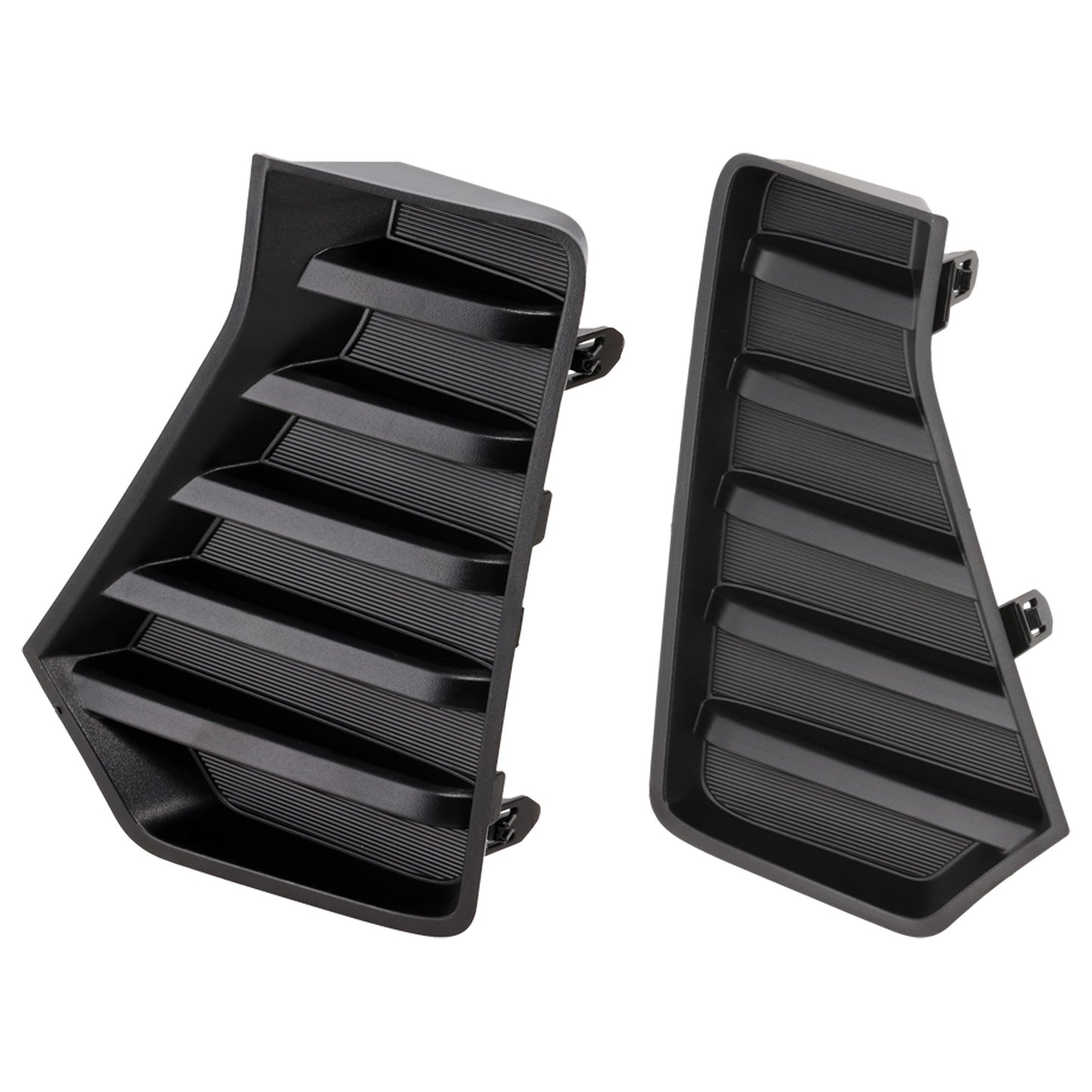 Решетка бампера спереди, со стороны водителя и пассажира, текстурированная