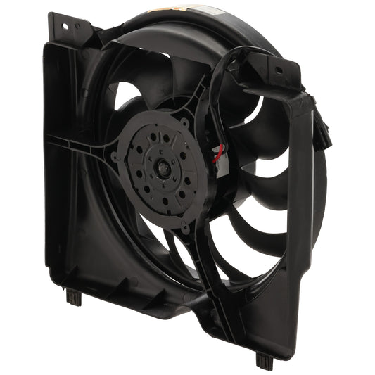 Вентилятор радиатора, лопасть вентилятора, двигатель и кожух