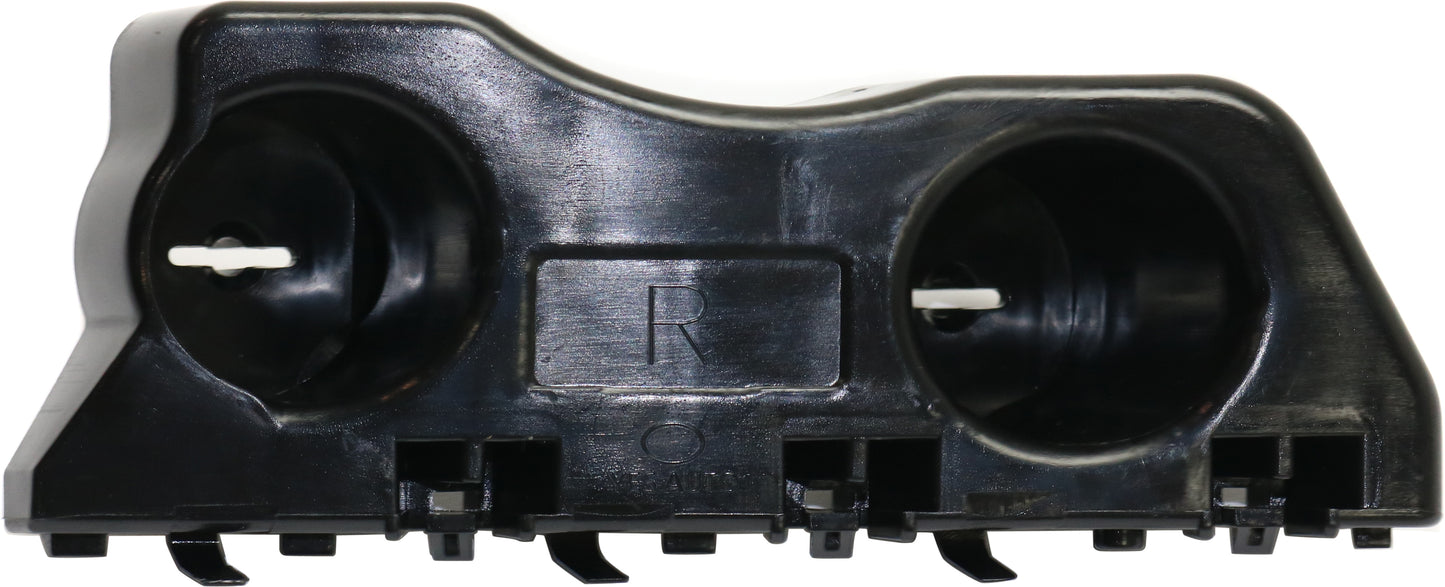 Передний кронштейн бампера со стороны пассажира, боковая крышка