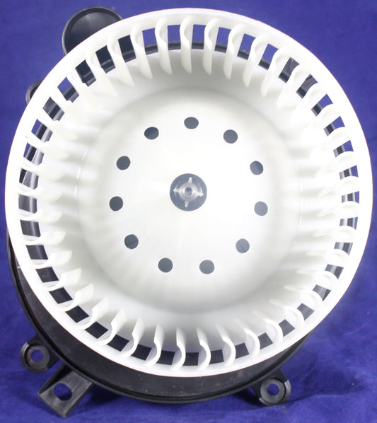 Электродвигатель вентилятора, для моделей без турбонаддува