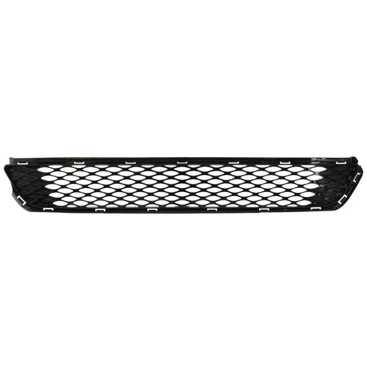 Нижняя решетка бампера, окрашенная в черный цвет