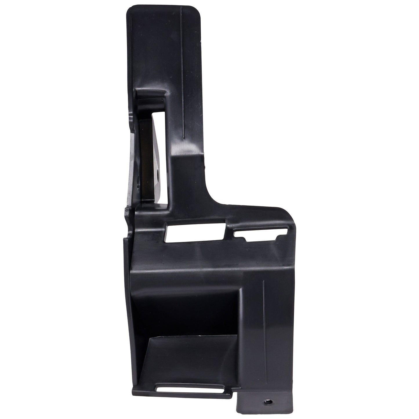 Задняя часть седана, сторона водителя, нижняя часть бампера, грунтованный пластик