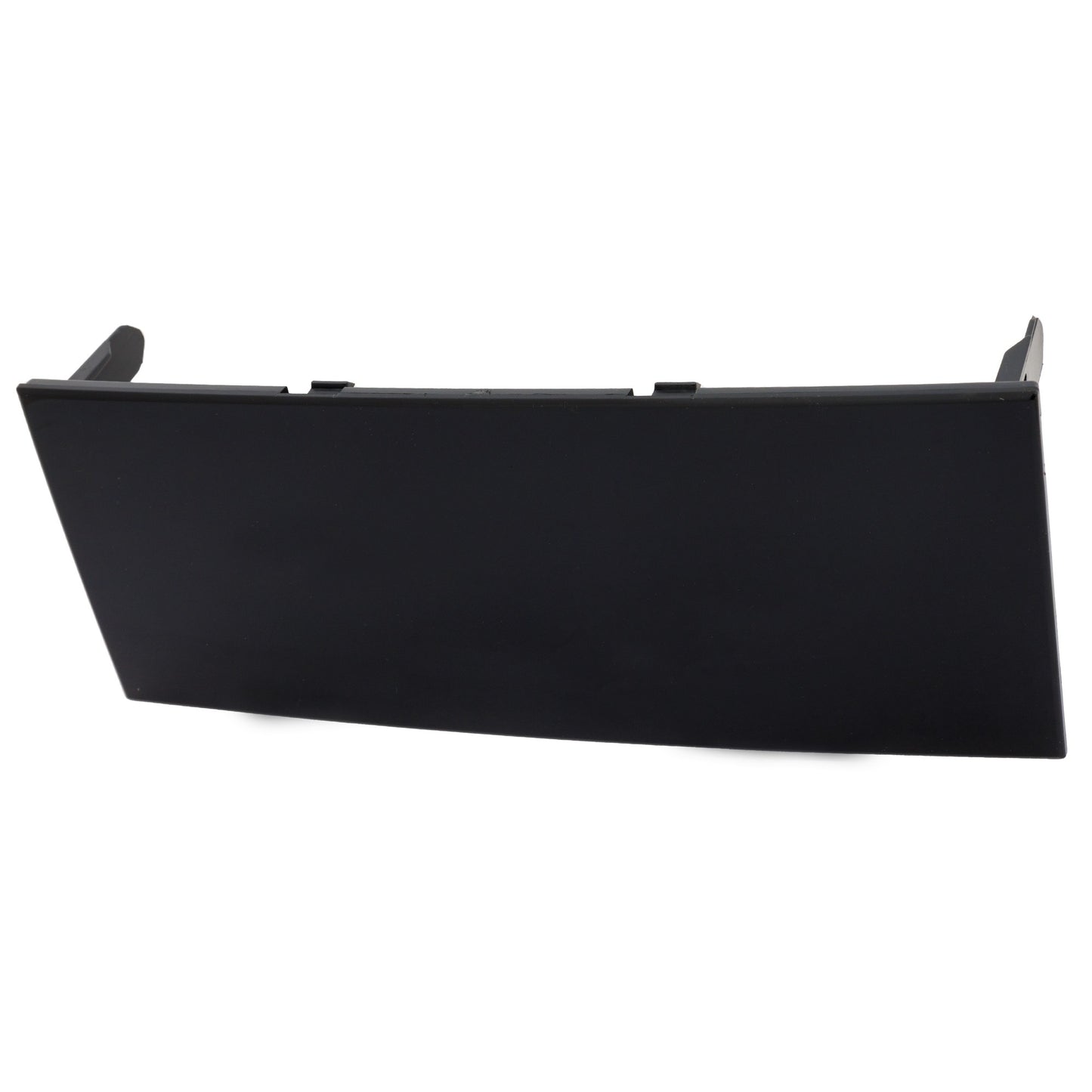 Решетка радиатора на переднем, центральном, нижнем бампере, черная