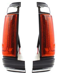 Driver and Passenger Side Halogen Corner Light, With bulb(s)
