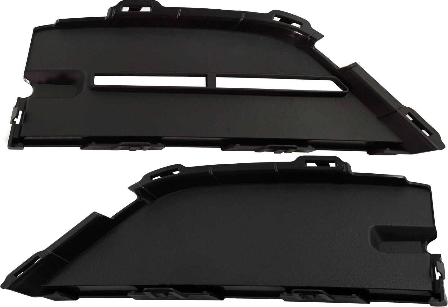 Решетки бампера спереди, со стороны водителя и пассажира, текстурированные черные