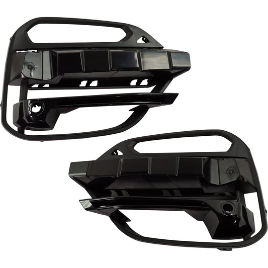 Решетки бампера спереди, со стороны водителя и пассажира, глянцево-черные
