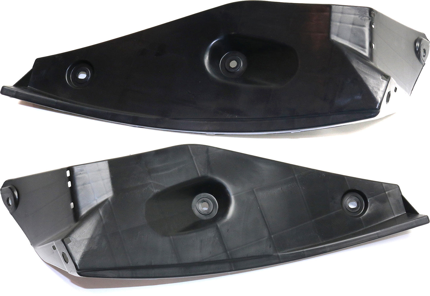 Задняя часть крыла со стороны водителя и пассажира