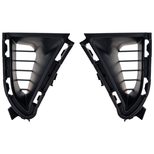 Решетки бампера спереди, со стороны водителя и пассажира, текстурированные черные