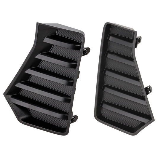 Решетка бампера спереди, со стороны водителя и пассажира, текстурированная