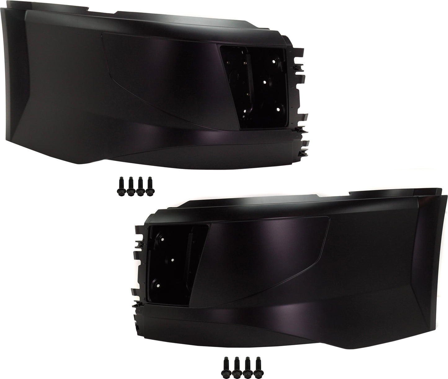 Передний бампер со стороны водителя и пассажира, окрашенный в черный цвет пластик