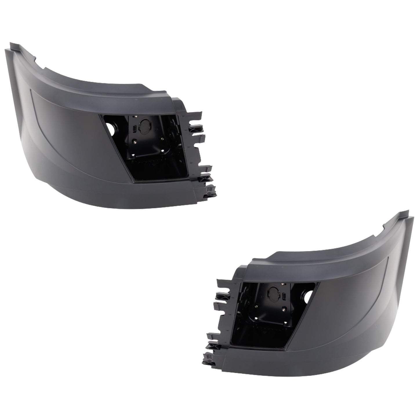 Передний бампер со стороны водителя и пассажира, грунтованный пластик