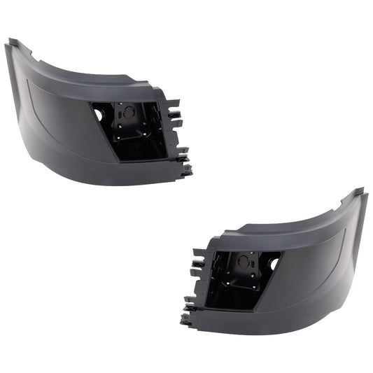 Передний бампер со стороны водителя и пассажира, грунтованный пластик