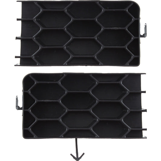 Решетки бампера спереди, со стороны водителя и пассажира, текстурированные черные