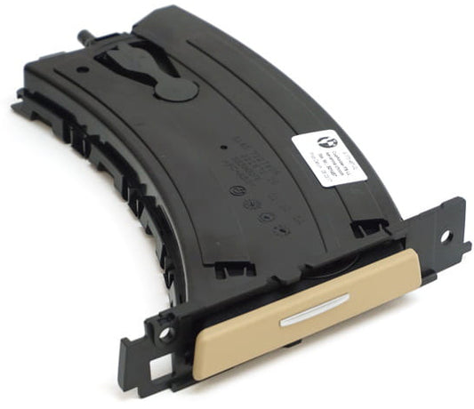 51459173467 Подстаканник со стороны водителя